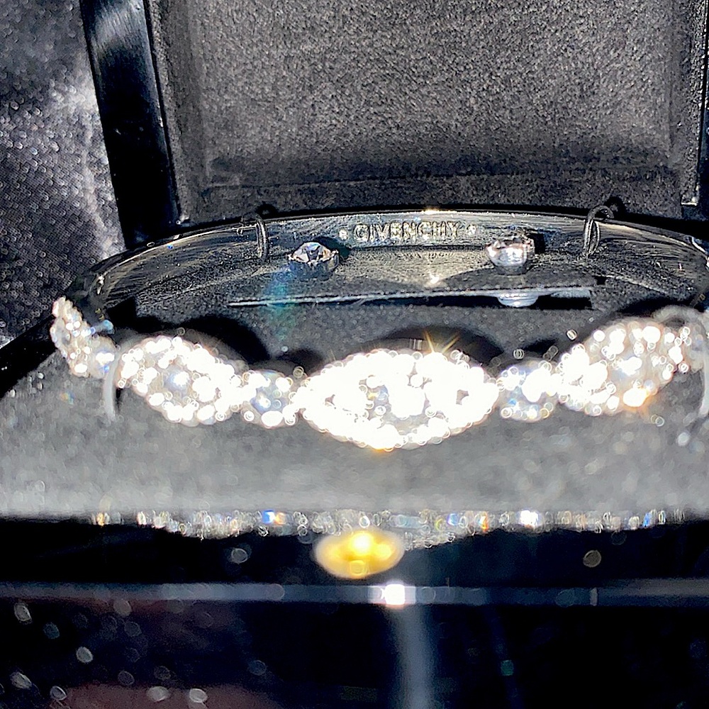 ✨Givenchy- ‘Evil Eye’ Oval cut Bangle Bracelet & Crystal Stud Earrings Set ✨NWT✨ - Picture 12 of 14